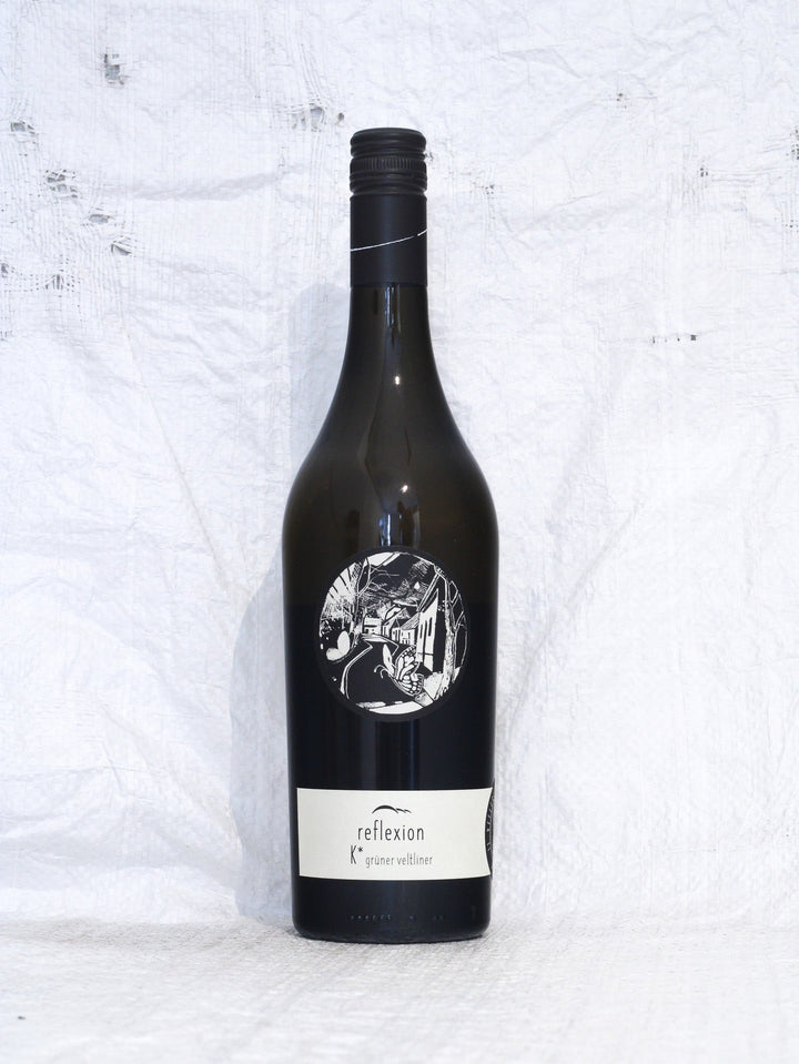Grüner Veltliner Reflexion K 2024 von Johannes Zillinger, biodynamischer Biowein aus dem Weinviertel, minimalistisches weißes Etikett.