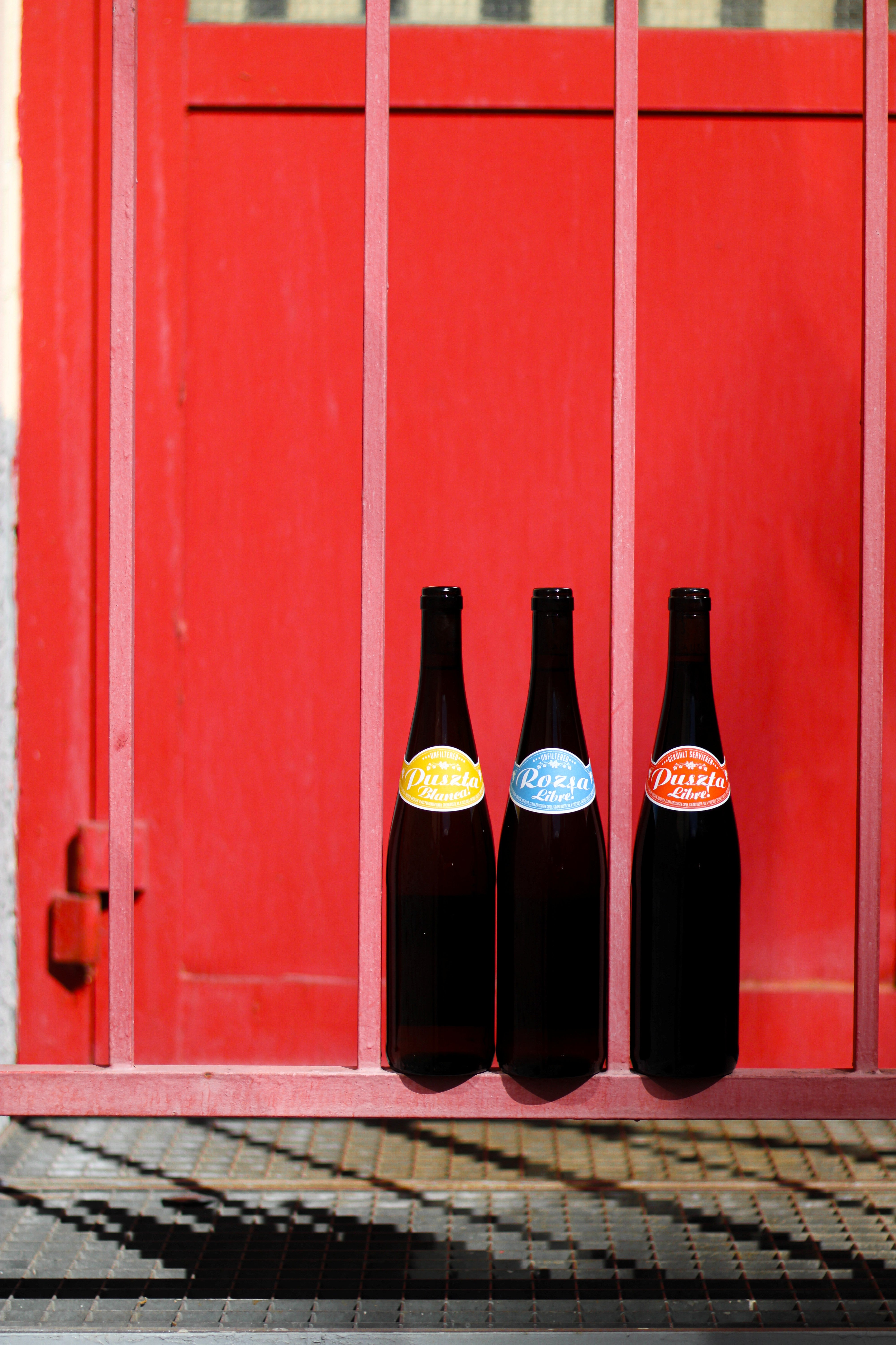 Puszta Libre Puszta Blanca Rozsa Libre von Claus Preisinger aus dem Burgenland Flaschenfoto Hochformat