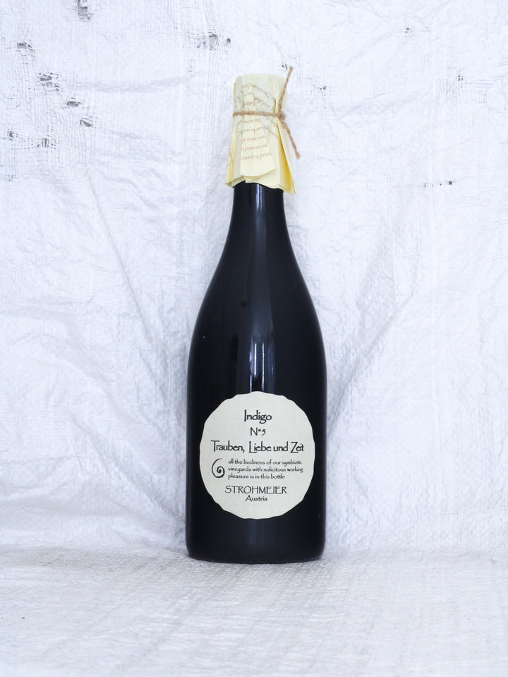 Franz Strohmeier Trauben Liebe Zeit
Indigo N°5 2019/20 Bio Rotwein