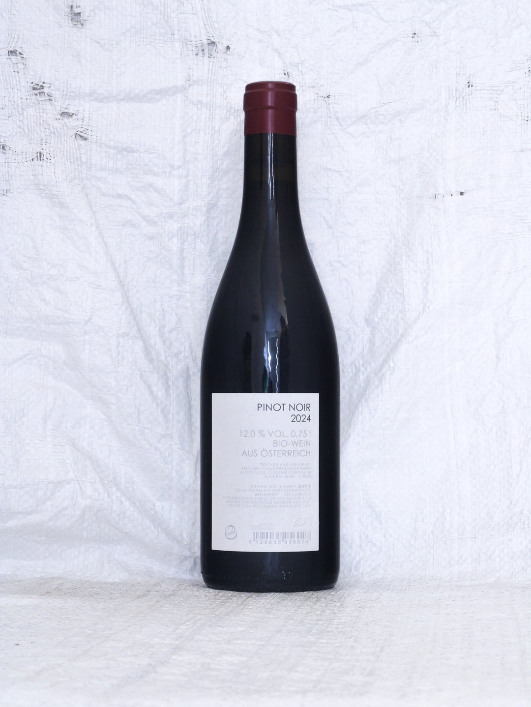 Flasche Pinot Noir 2024 Bio Wein von Claus Preisinger aus dem Burgenland Backlable