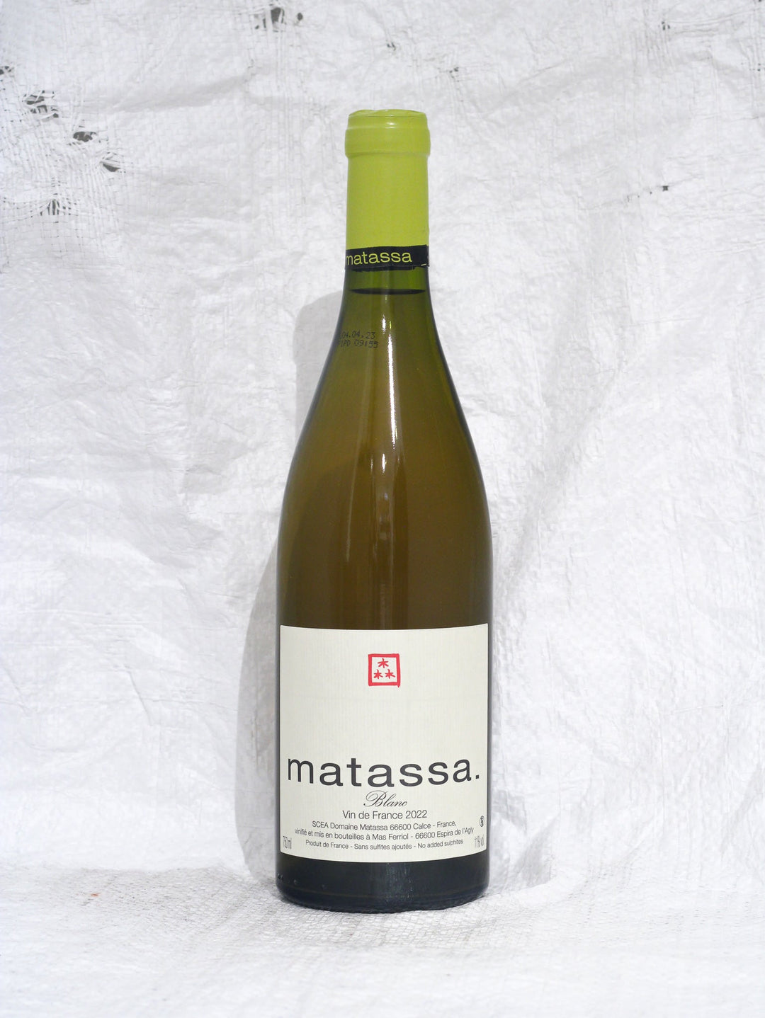 Vorderansicht der Flasche Matassa Blanc 2022 von Tom Lubbe. Ein komplexer weißer Naturwein aus Grenache Gris und Macabeu, gewachsen auf Schiefer- und Mergelböden im Roussillon, Frankreich.