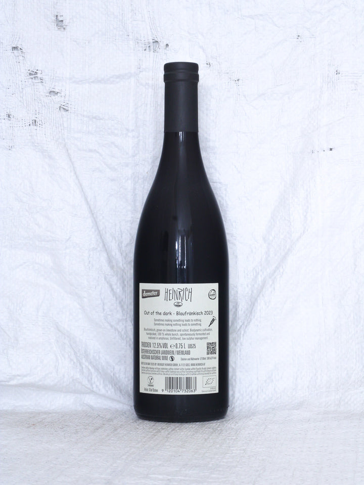 Weingut Heinrich
Out of the Dark 2023 0,75L Bio Rotwein aus Österreich. Biodynamischer Wein, Demeter.