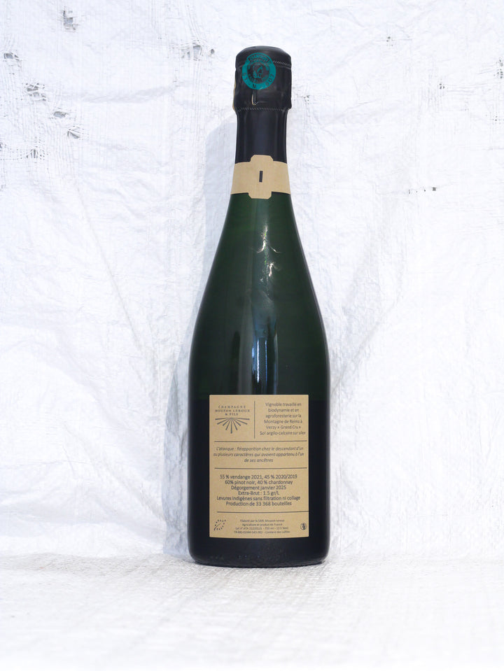 Rückseite der Latavique Bio Champagnerflasche von Mouzon Leroux mit Rückenetikett und Bio-Hinweisen
