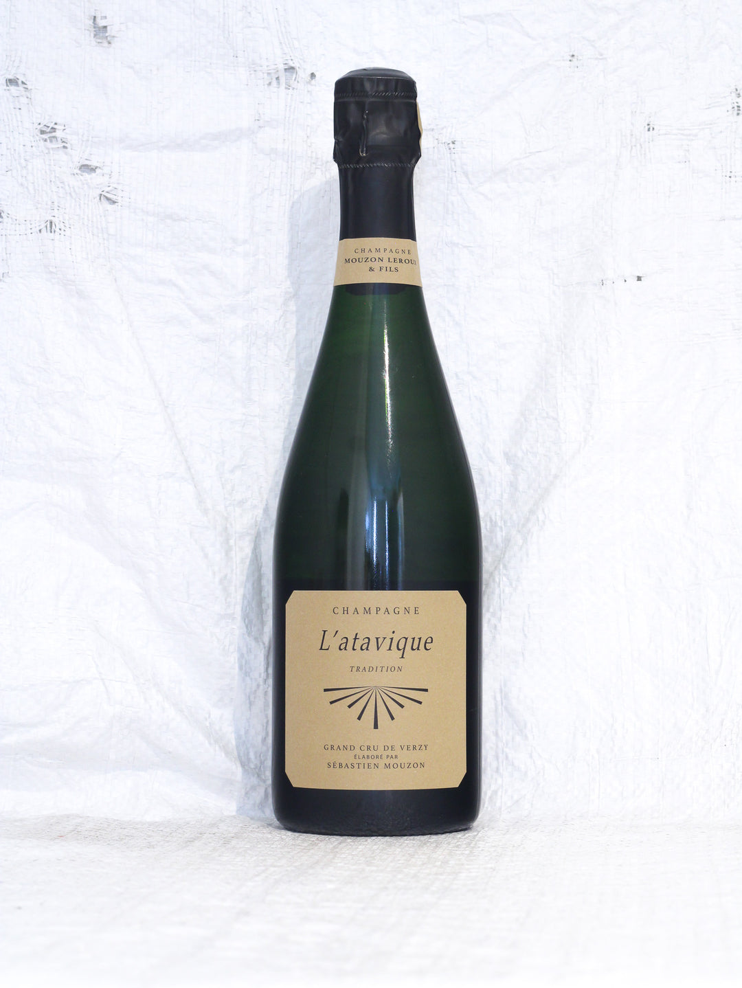 Vorderansicht Latavique Bio Champagner von Mouzon Leroux, biodynamische Champagnerflasche mit Etikett