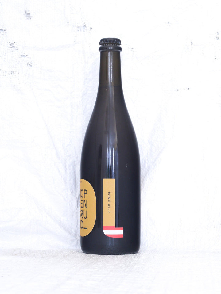Flasche Raw Wild spontangäriges Naturbier Hopfengrund