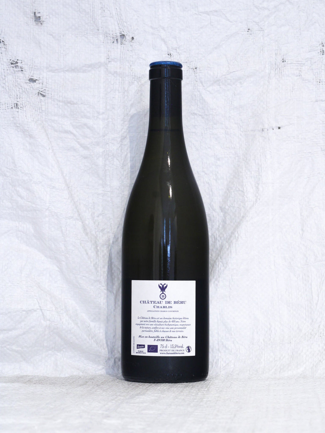 Terroirs de Béru 2023 von Château de Béru, Rückansicht der Chablis-Flasche mit Rückenetikett und Infos zum Biowein